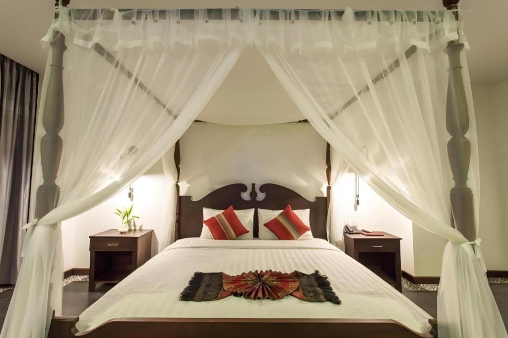 Yeak Loam Hotel Banlung Kültér fotó
