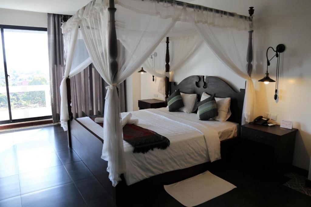 Yeak Loam Hotel Banlung Kültér fotó
