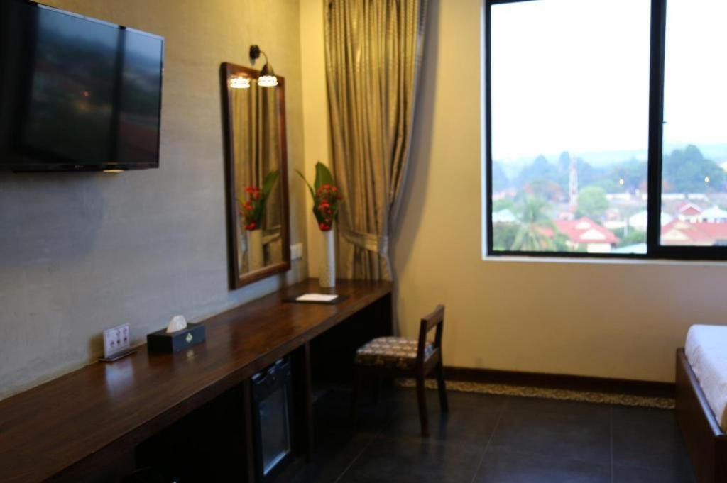 Yeak Loam Hotel Banlung Kültér fotó