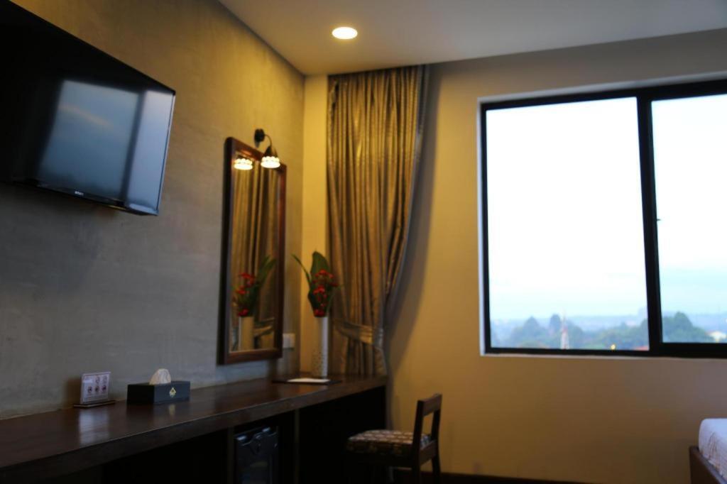 Yeak Loam Hotel Banlung Kültér fotó
