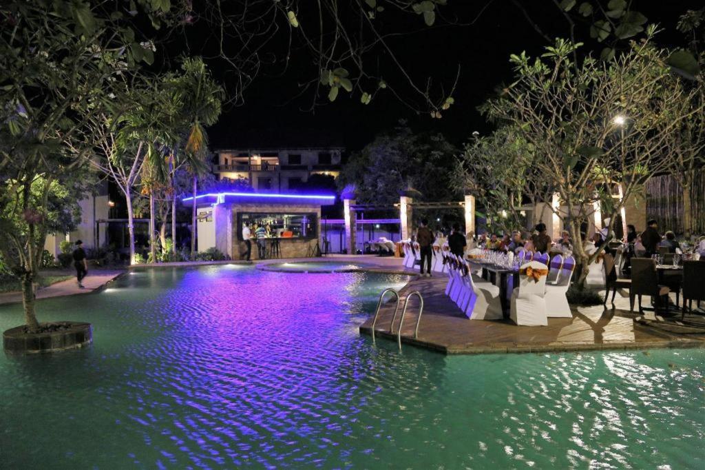 Yeak Loam Hotel Banlung Kültér fotó