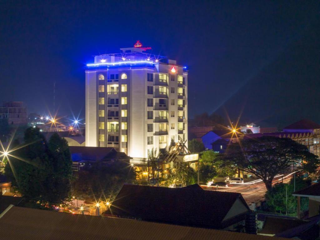 Yeak Loam Hotel Banlung Kültér fotó